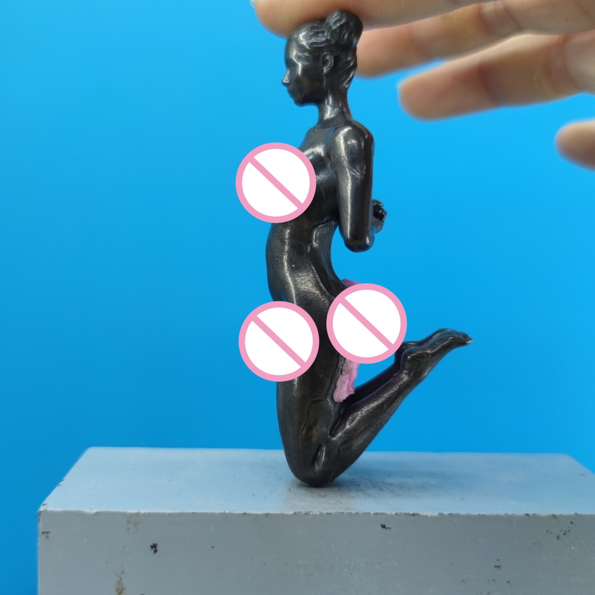 Vintage Brass Kneeling Female  - Vintage Collectible Figures review and price