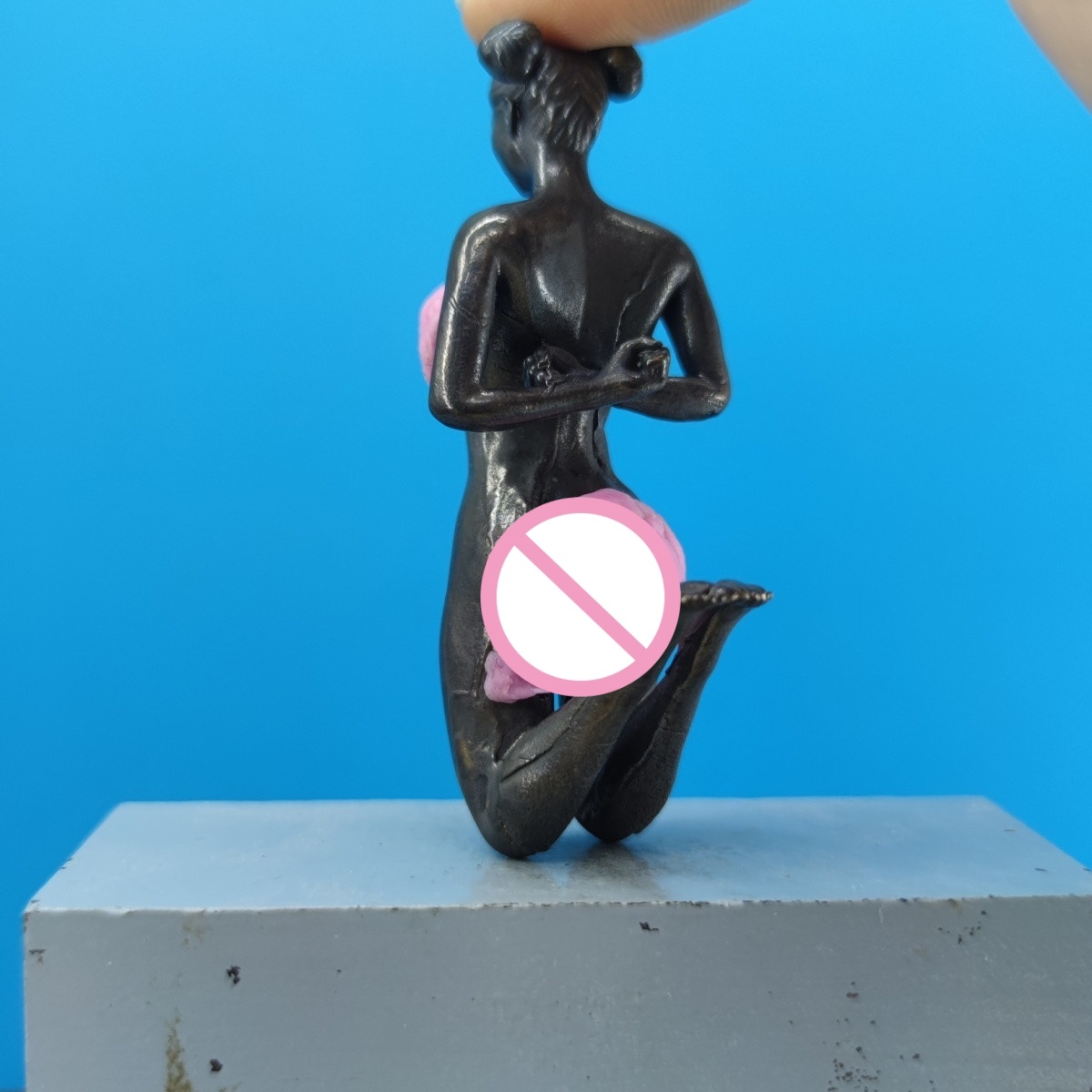 Vintage Brass Kneeling Female  - Vintage Collectible Figures review and price